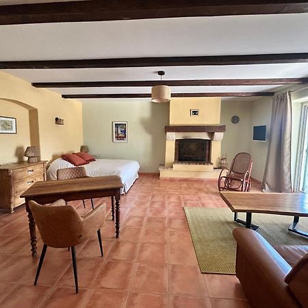 La Capucelle Bed & Breakfast Caderousse Екстериор снимка
