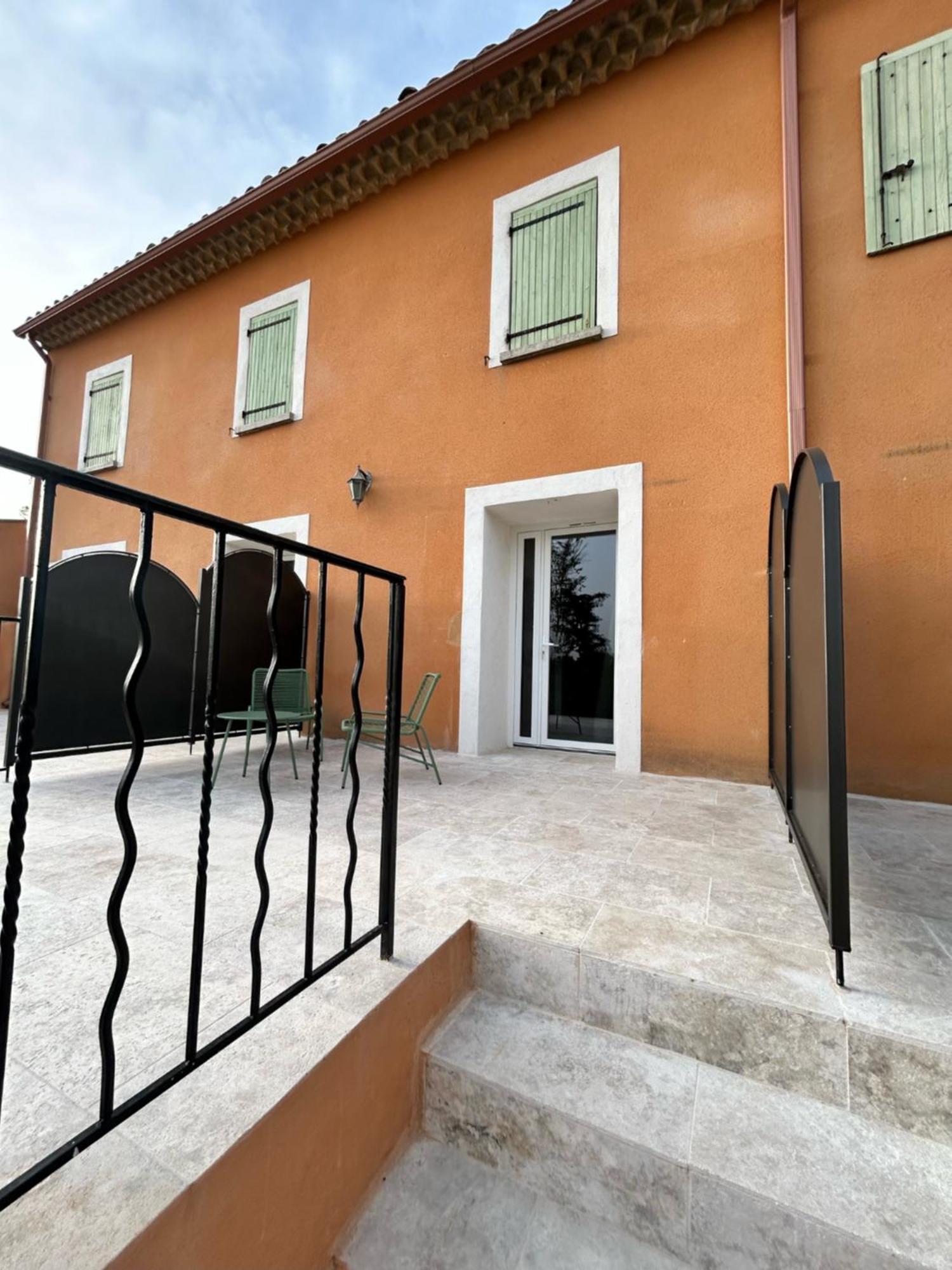 La Capucelle Bed & Breakfast Caderousse Екстериор снимка